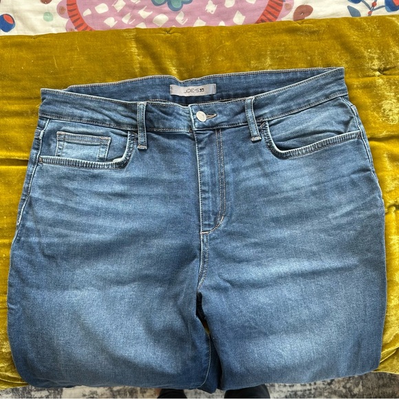 Joe’s Straight Leg Jeans - Picture 5 of 5